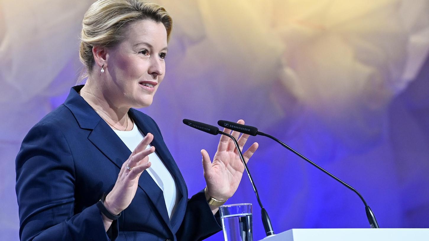 Franziska Giffey (SPD) ist regierende Bürgermeisterin von Berlin. In der Region gibt es hingegen wenige Rathauschefinnen.
Franziska Giffey (SPD) ist regierende Bürgermeisterin von Berlin. In der Region gibt es hingegen wenige Rathauschefinnen.