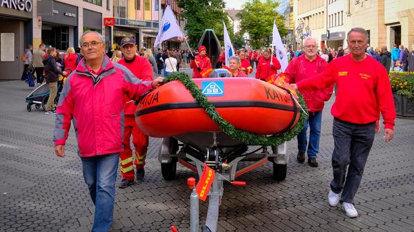 Auch das Rettungsboot wurde herausgeputzt.