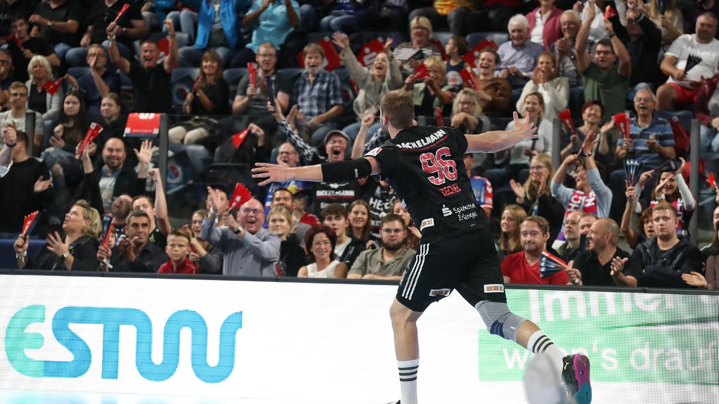 Tim Zechel, in Hamm Erlangens bester Werfer, und seine Mitstreiter dehnten im vierten Saisonspiel den Höhenflug des HCE aus. Tim Zechel, in Hamm Erlangens bester Werfer, und seine Mitstreiter dehnten im vierten Saisonspiel den Höhenflug des HCE aus.