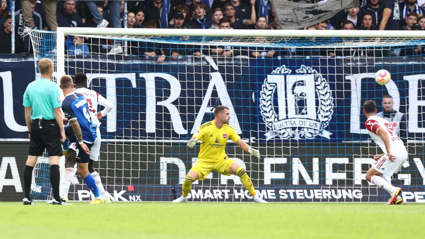 Das Ende: Phillip Tietz trifft zum 2:0 und beendet früh das Spiel zwischen Darmstadt und dem Club. Das Ende: Phillip Tietz trifft zum 2:0 und beendet früh das Spiel zwischen Darmstadt und dem Club.