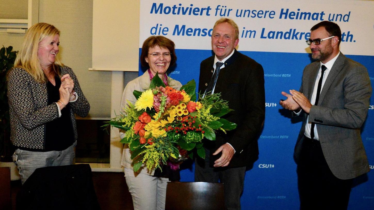 Die stellvertretende CSU-Kreisvorsitzende Anja Hausner, die beiden Kandidaten Cornelia Griesbeck und Volker Bauer (zugleich Kreisvorsitzender) sowie der Bundestagsabgeordnete und stellvertretende Kreisvorsitzende Ralph Edelhäußer.  