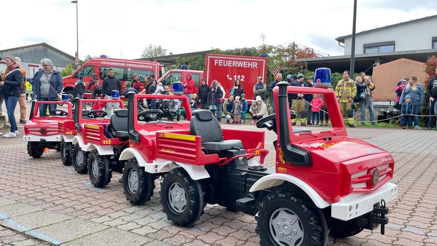 Am Sonntagvormittag startete die Oberasbacher Feuerwehr eine Typisierungsveranstaltung für den einjährigen Tim. Parallel findet der Tag der Offenen Tür statt.
