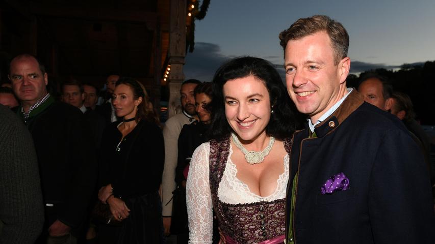 Die Bundestagsabgeordnete Dorothee Bär und ihr Mann, der Landrat Oliver Bär, feierten ebenfalls im Käferzelt mit.