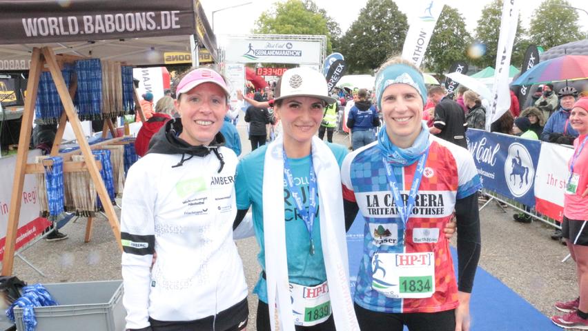 Nicole Maderer, Kim Korber und Romina Siebentritt (von links) lagen beim Halbmarathon der Frauen vorn.