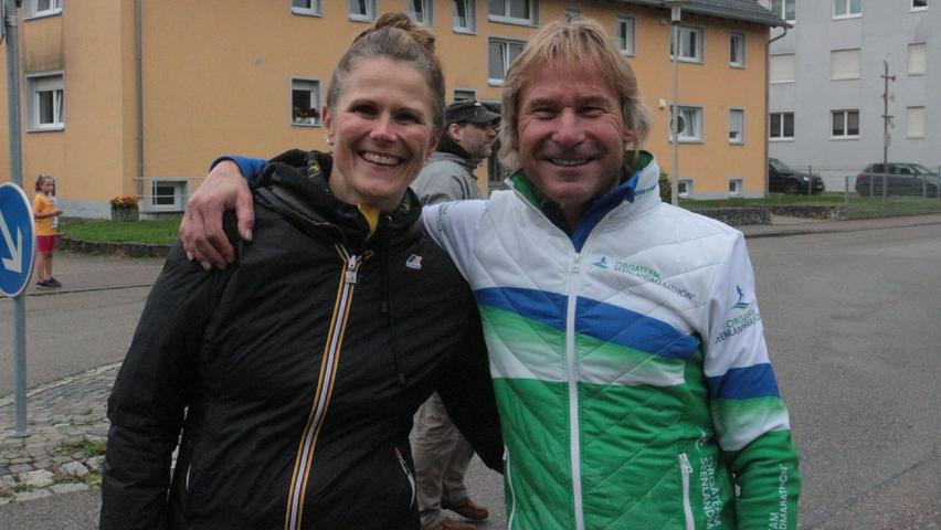 Strahlende Gesichter: Katja Kunerth und "Sepp" Schiele vom Organisationsteam des Seenlandmarathon.