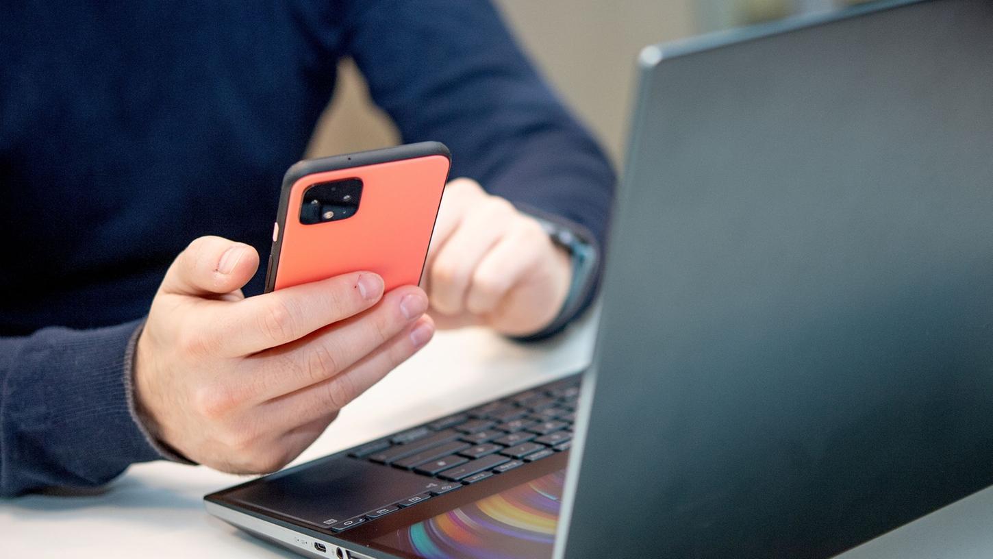 Daten bestätigen, sonst Bahncard-Sperre? Solchen Phishing-Märchen sollte man keinen Glauben schenken und entsprechende Mails gleich löschen. Daten bestätigen, sonst Bahncard-Sperre? Solchen Phishing-Märchen sollte man keinen Glauben schenken und entsprechende Mails gleich löschen.