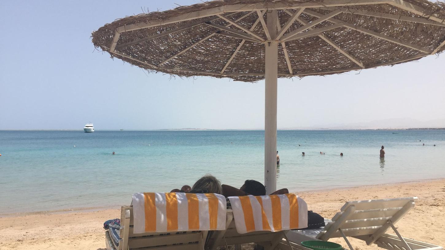 Sonne und Meer, das suchen viele Urlauber im Herbst - und finden beides zum Beispiel an den Stränden Ägyptens. Sonne und Meer, das suchen viele Urlauber im Herbst - und finden beides zum Beispiel an den Stränden Ägyptens.