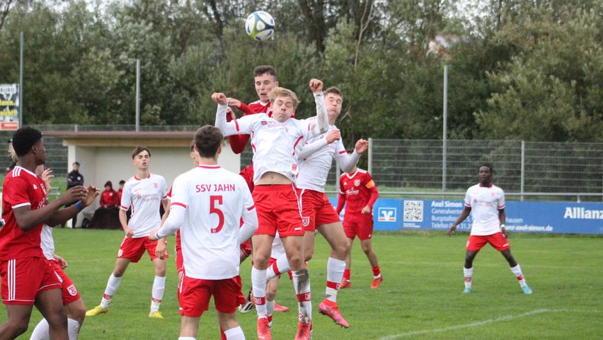 Die U19 des TSV 1860 Weißenburg hielt gegen Regensburg gut mit, musste sich aber mit 2:3 geschlagen geben. 
