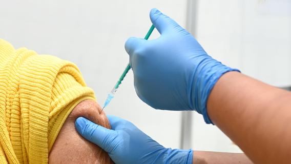 Was die Stiko zu den neuen Corona-Impfstoff-Präparaten sagt