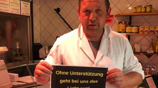 Die Energiepreise drücken Metzgermeister Frank Rögele die Luft ab. Die Energiepreise drücken Metzgermeister Frank Rögele die Luft ab.