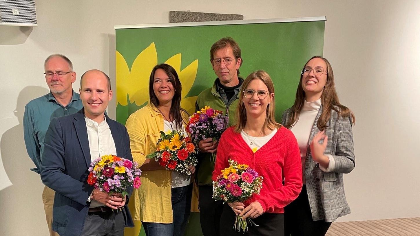 Zufriedene Mienen bei den Vorstandsmitgliedern wie bei den gewählten Kandidaten (von links) Ulf Boderius, Tim Pargent, Susanne Bauer, Andreas von Heßbarg, Sandra Huber und Aila Banach.
