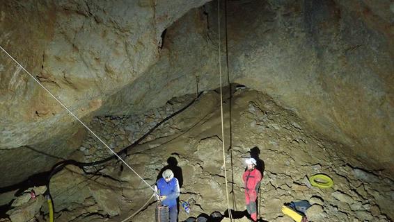 Nach Petersdom-Entdeckung: Forscher suchen im Krottenseer Forst nach einem Höhlensystem