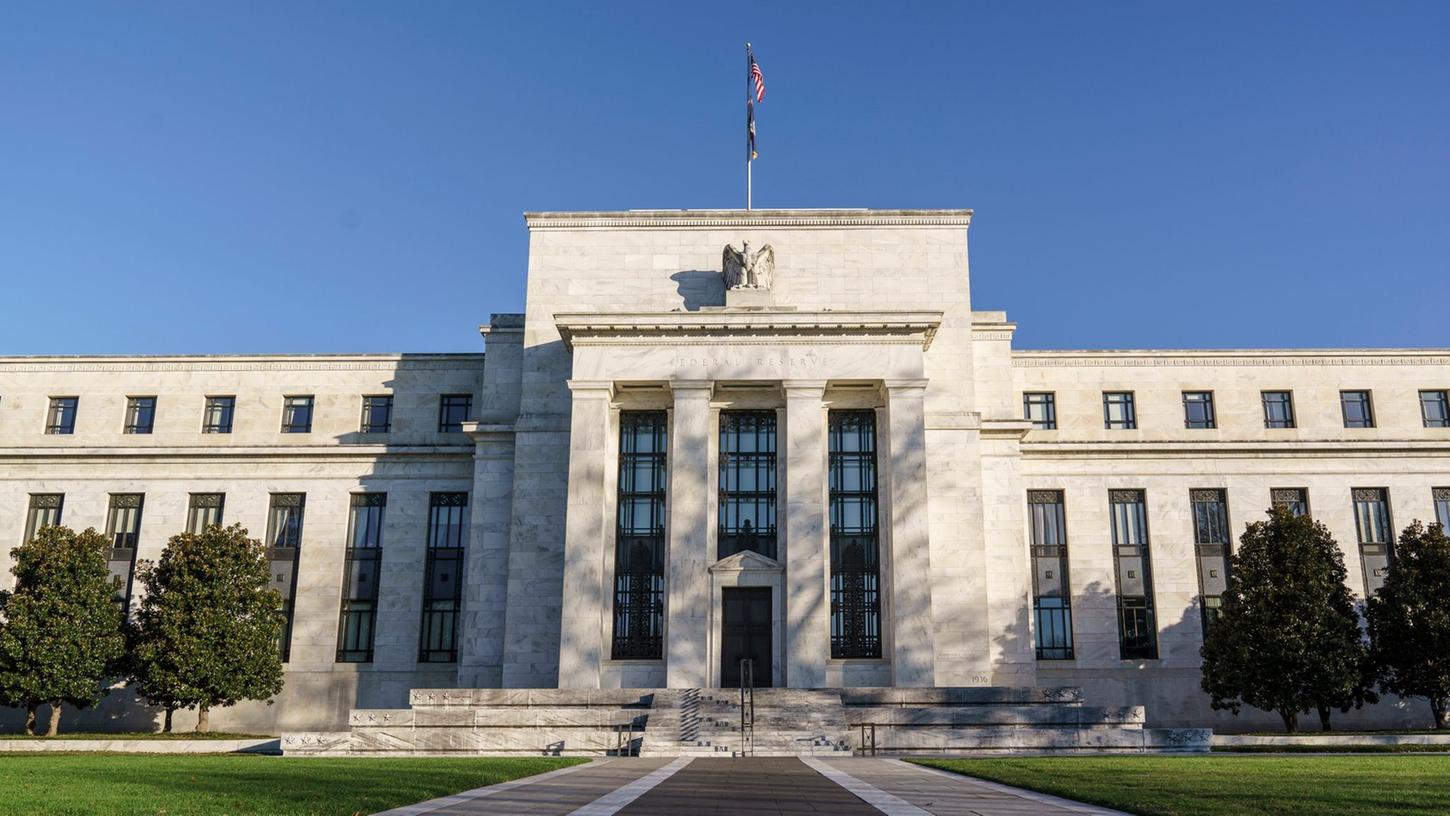 Zur Bekämpfung der hohen Inflationsrate erhöht die US-Notenbank ihren Leitzins erneut. Zur Bekämpfung der hohen Inflationsrate erhöht die US-Notenbank ihren Leitzins erneut.