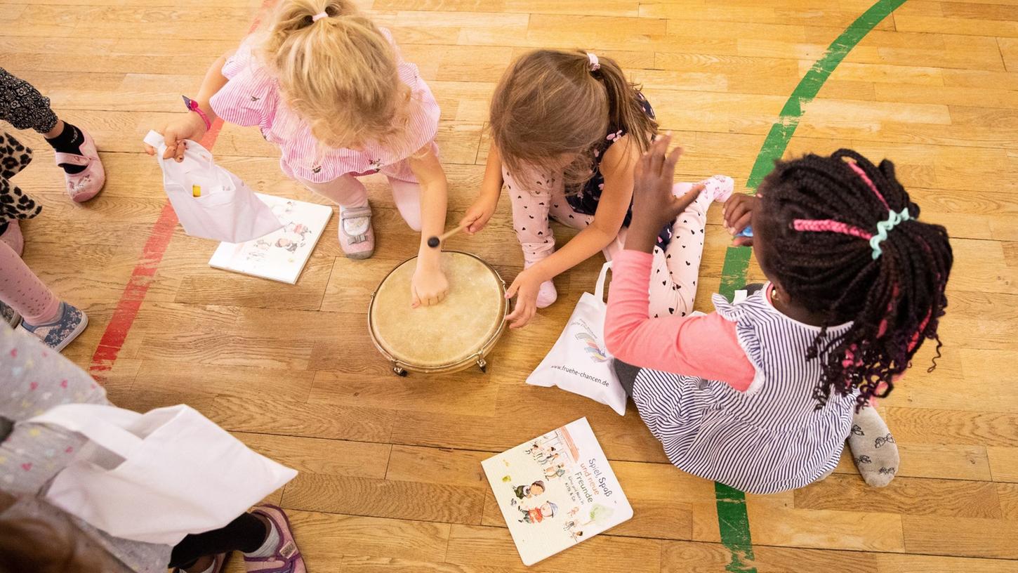 Kinder in Deutschland entwickeln häufiger sprachliche Defizite. (Archivbild) Kinder in Deutschland entwickeln häufiger sprachliche Defizite. (Archivbild)