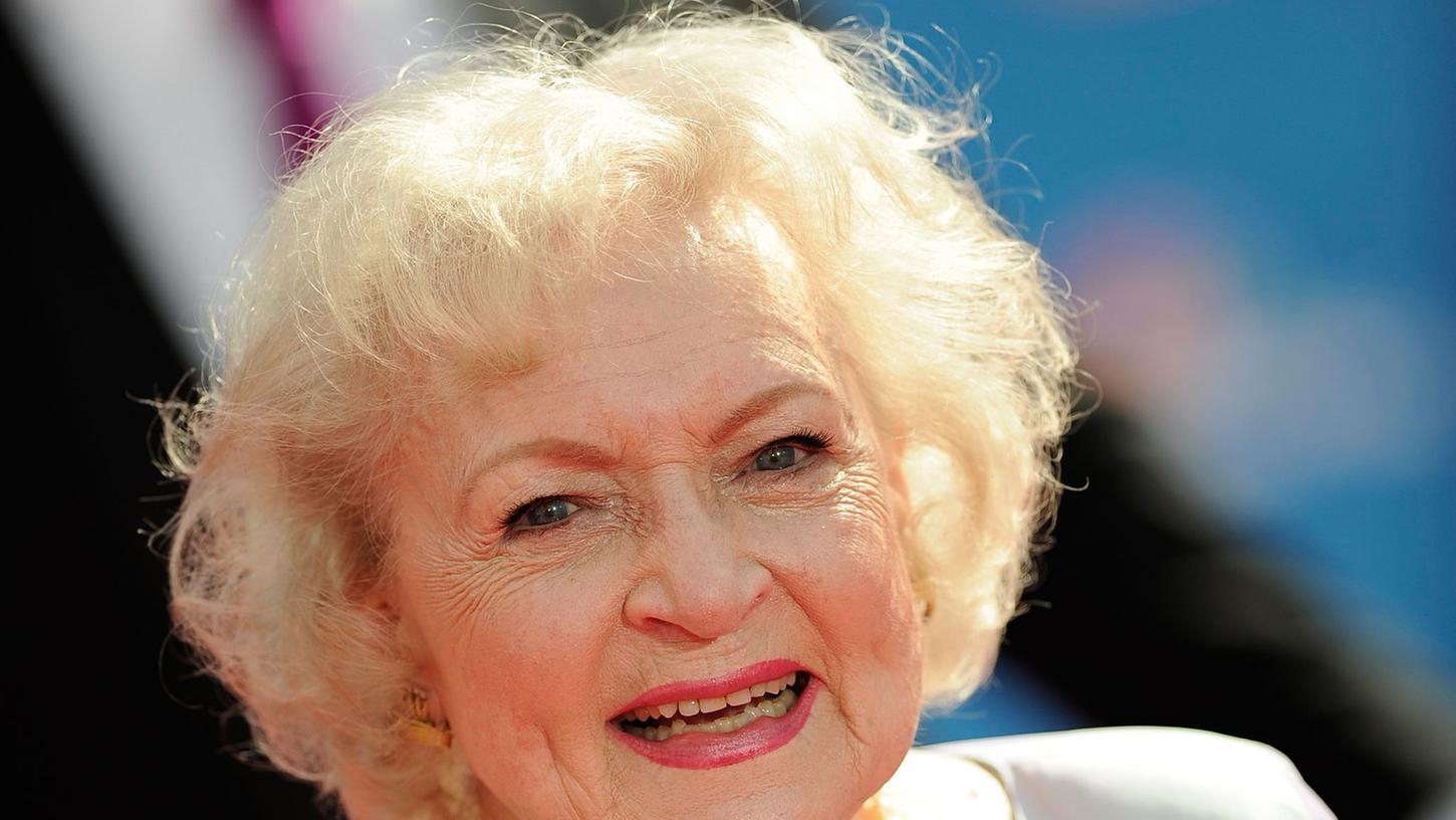 Knapp neun Monate nach dem Tod der TV-Ikone Betty White werden in den USA Andenken aus dem Nachlass des "Golden Girls"-Stars versteigert. (Archivbild)