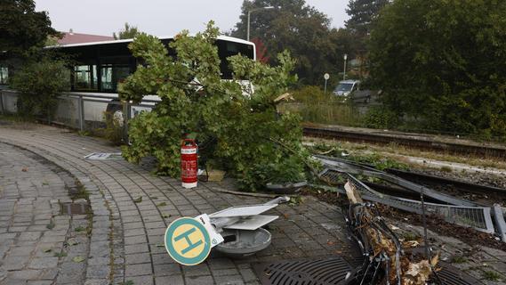 Nach spektakulärem Bus-Unfall in Zirndorf: "Da hat viel Glück mitgespielt"