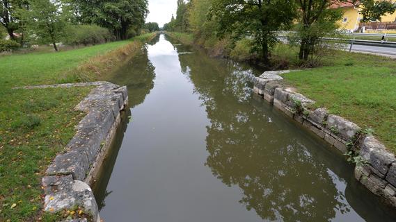 Berching: Der große Regen hat den alten Kanal wieder gefüllt