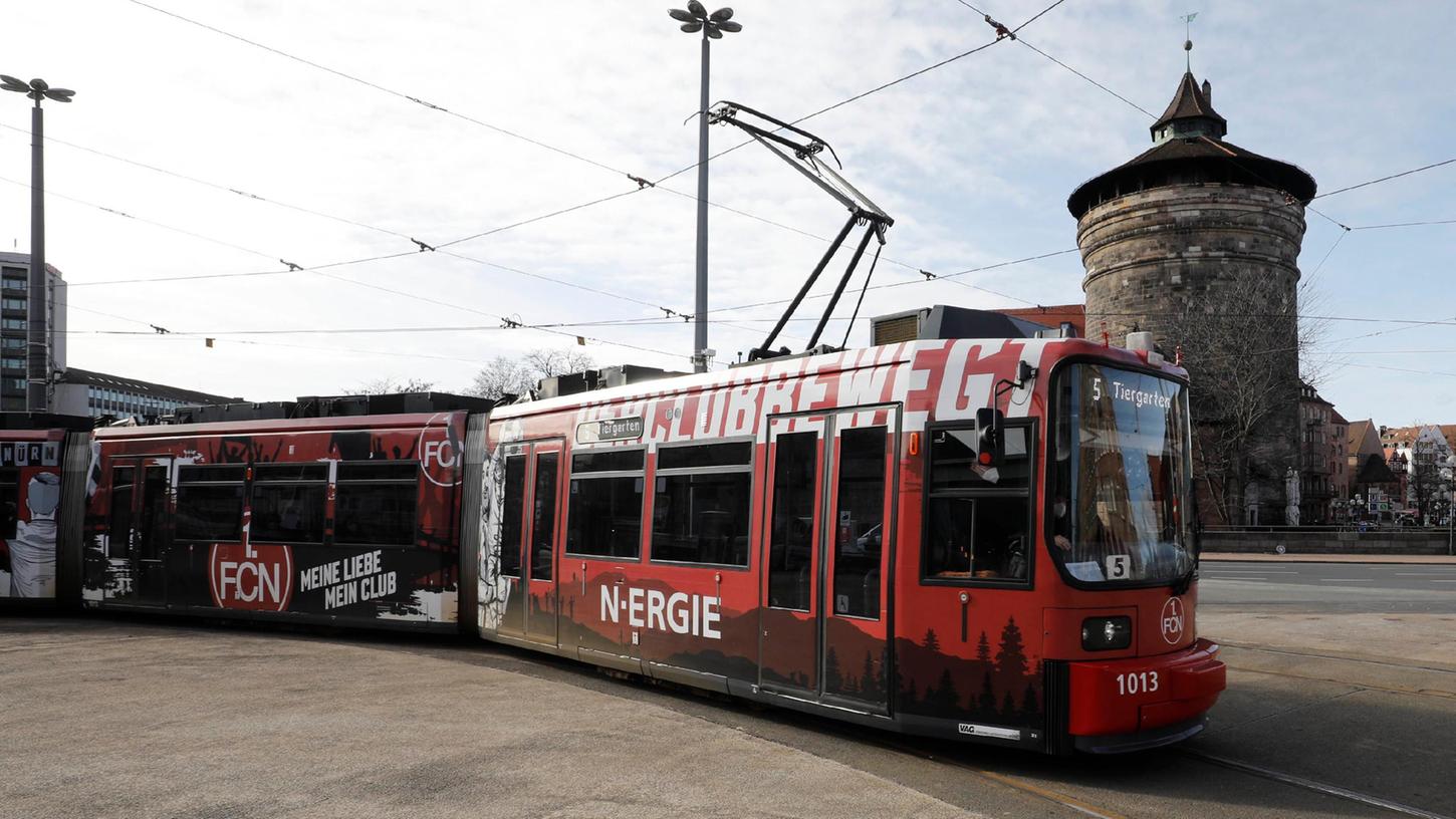 Eine Maßnahme sieht den Neubau eines barrierefreien Bahnsteigs am Hauptbahnhof in Ost-West-Richtung vor, sowie die Verlegung der U-Bahn-Treppe.
Eine Maßnahme sieht den Neubau eines barrierefreien Bahnsteigs am Hauptbahnhof in Ost-West-Richtung vor, sowie die Verlegung der U-Bahn-Treppe.