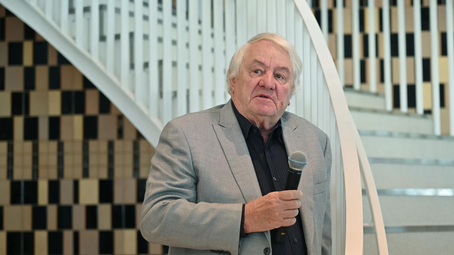 Hasso Plattner, Mitbegründer des IT-Unternehmens SAP und Mäzen, während einer Vorbesichtigung im "Das Minsk Kunsthaus in Potsdam". Hasso Plattner, Mitbegründer des IT-Unternehmens SAP und Mäzen, während einer Vorbesichtigung im "Das Minsk Kunsthaus in Potsdam".