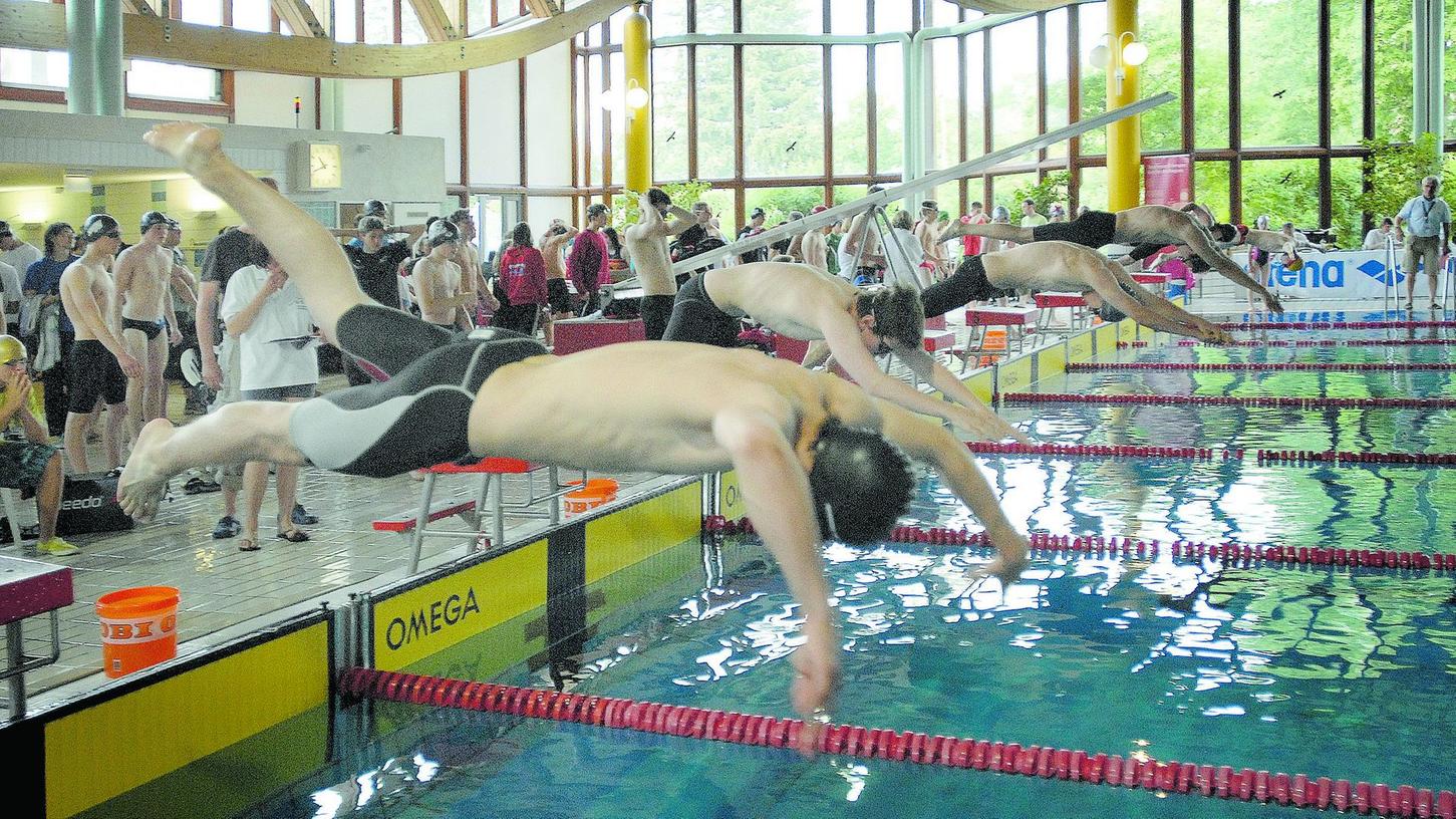650 Schwimmer in der Stockbauer-Halle 650 Schwimmer in der Stockbauer-Halle