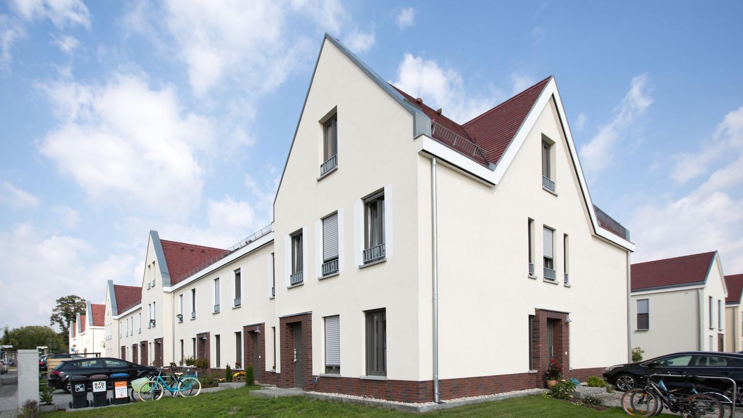 Im Zeitraum April bis Juni 2022 stiegen die Preise für Wohnimmobilien im Schnitt um 10,2 Prozent gegenüber dem Vorjahreszeitraum, teilte das Statistische Bundesamt mit. Im Zeitraum April bis Juni 2022 stiegen die Preise für Wohnimmobilien im Schnitt um 10,2 Prozent gegenüber dem Vorjahreszeitraum, teilte das Statistische Bundesamt mit.