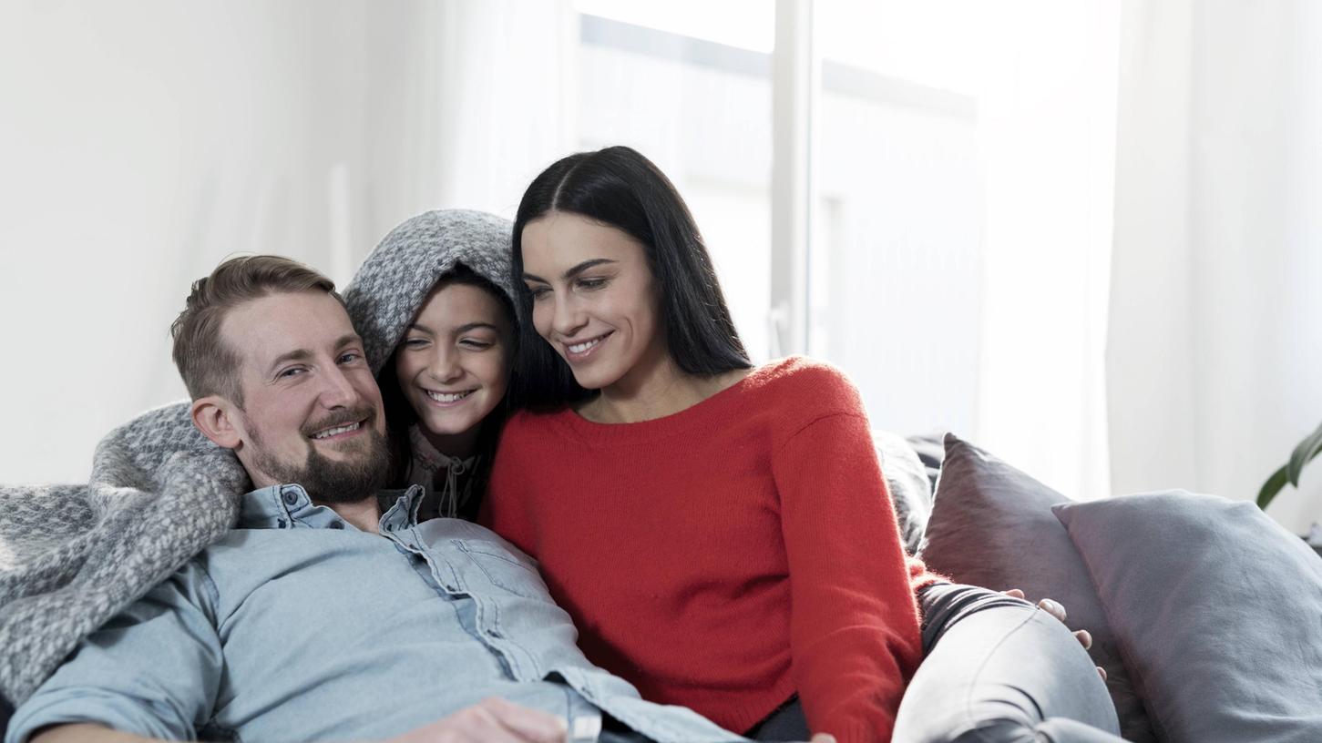 Wir suchen eine Familie aus dem Verbreitungsgebiet, die mit uns im Herbst und Winter Energie und Geld sparen möchte. Wir suchen eine Familie aus dem Verbreitungsgebiet, die mit uns im Herbst und Winter Energie und Geld sparen möchte.