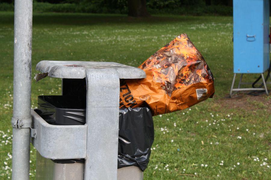 Hinterher nicht vergessen: Müll entsorgen! Genügend Abfalleimer gibt es dort auf jeden Fall.