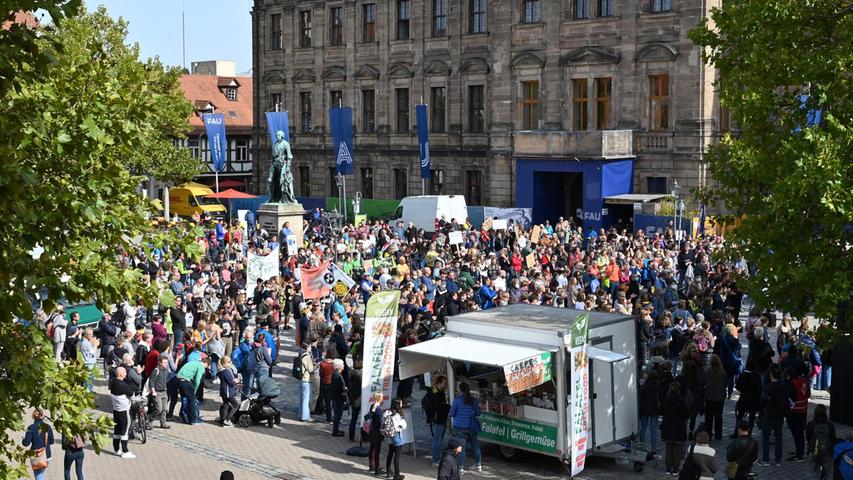 Fridays for Future Deutschland streikt seit fast drei Jahren jeden Freitag. Auch in Erlangen.