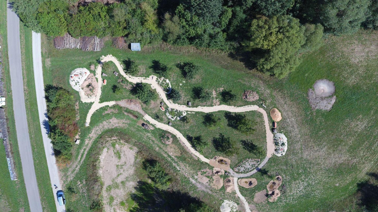 Die Arbeiten im Natur-Erlebnisgarten in Muhr am See sind inzwischen schon recht weit fortgeschritten, aber es bleibt noch einiges zu tun.