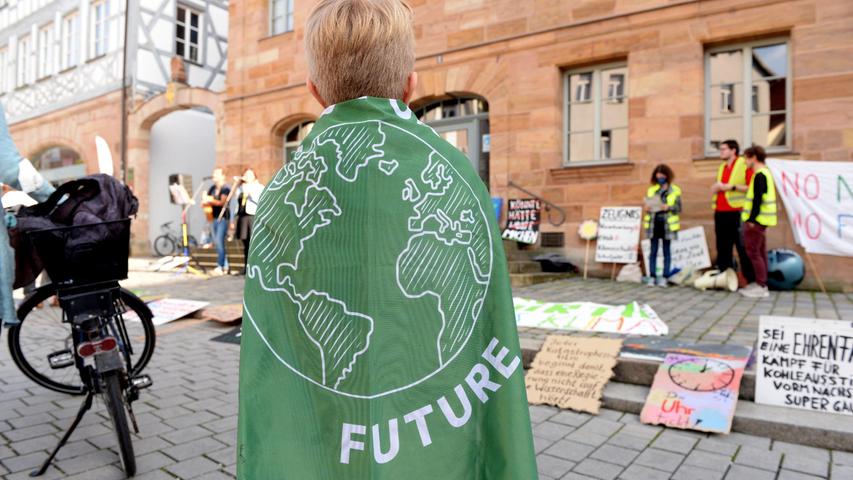 FOTO: Hans-Joachim Winckler DATUM: 23.09.22 MOTIV Weltweiter Klimastreik Demo von FFF in Fürth Marktplatz