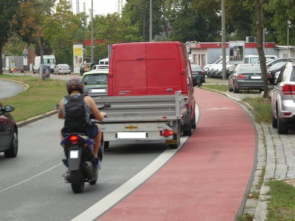 Bei der Maßnahme soll auch die Situation für die Radfahrer verbessert werden. Bei der Maßnahme soll auch die Situation für die Radfahrer verbessert werden.