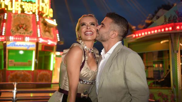 Als sich neu gefundenes, vor Liebe knutschendes und turtelndes Pärchen zeigten sich der Sänger Marc Terenzi und die Moderatorin Verena Kerth.
