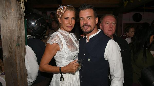DJane und Model Giulia Siegel, gebürtig aus München, und ihr Freund Ludwig Heer feierten ebenfalls auf der Wiesn.