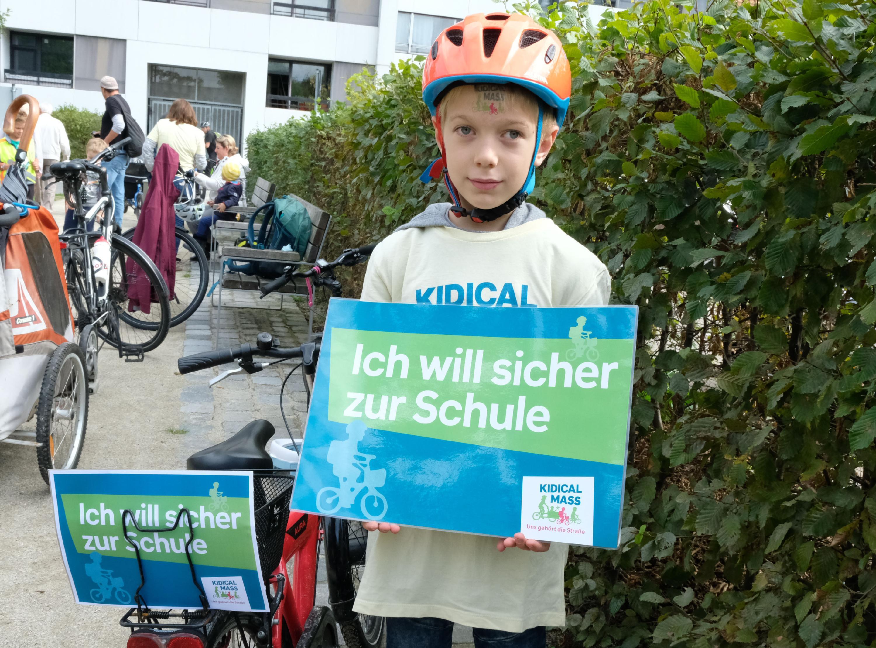 Der Nachwuchs äußerte seine Wünsche - wie dieser Junge: "Ich will sicher zur Schule".