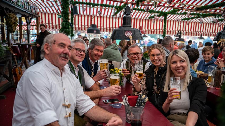 Drei im Weggla, Bier, urbane Stimmung: So lief das Wochenende am Altstadtfest