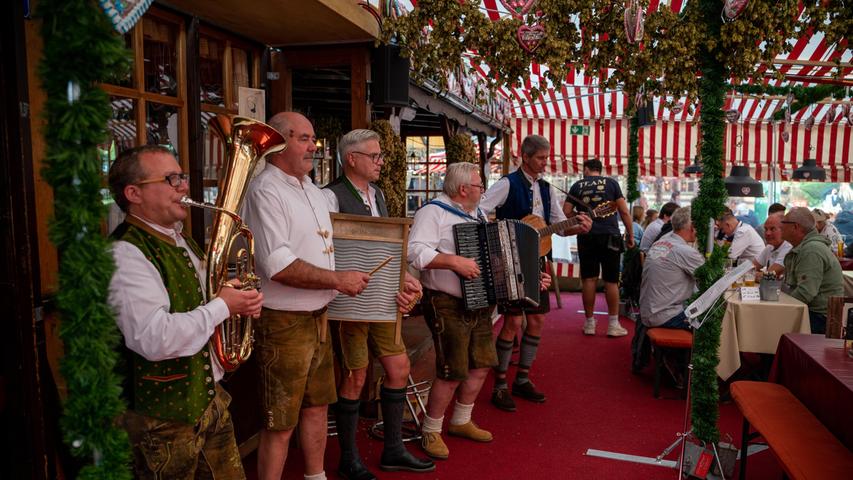 Drei im Weggla, Bier, urbane Stimmung: So lief das Wochenende am Altstadtfest