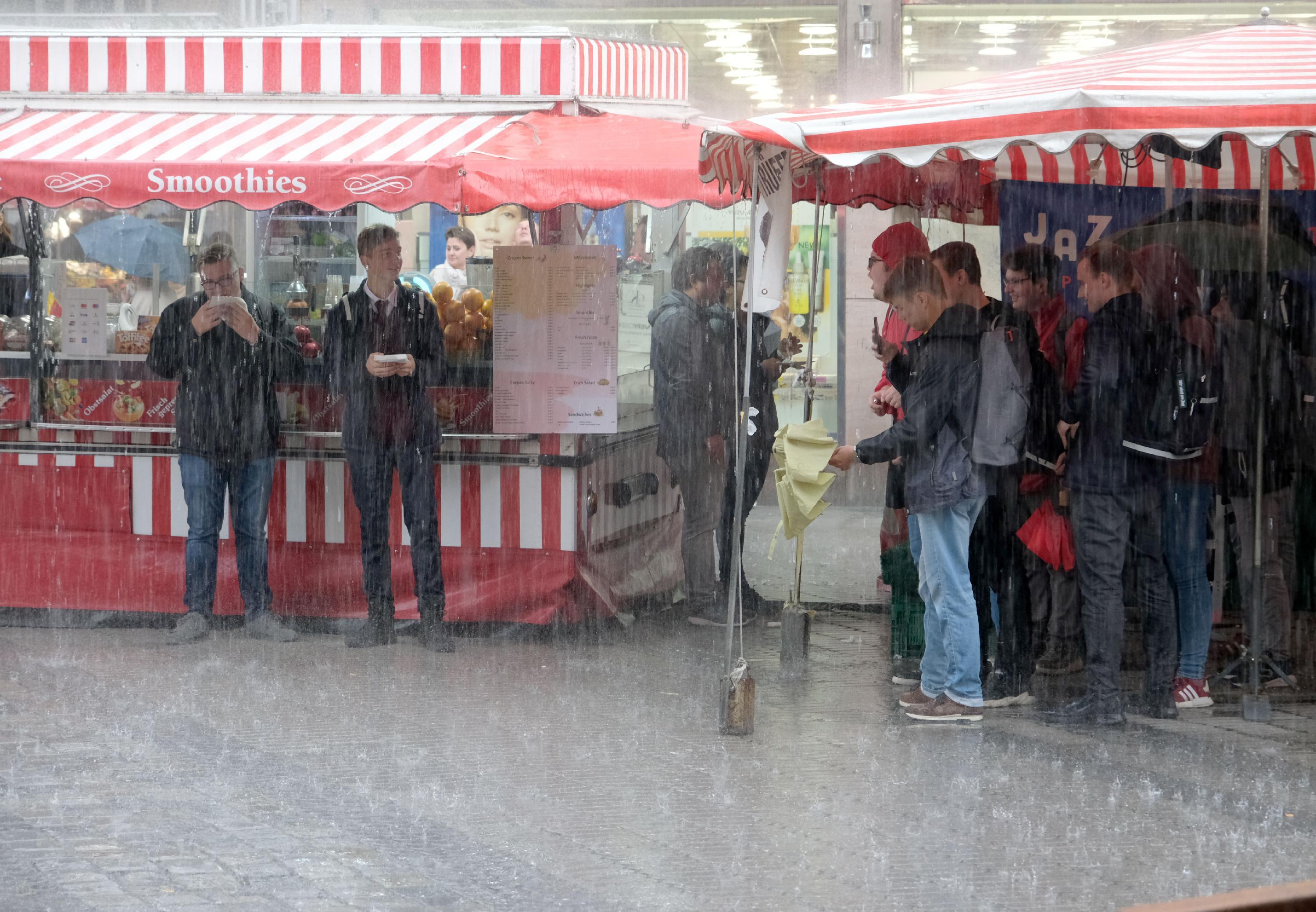 Das Wetter spielte am Nachmittag nicht unbedingt mit: Immer wieder brachen ergiebige Güsse über das Frankenland herein. 
