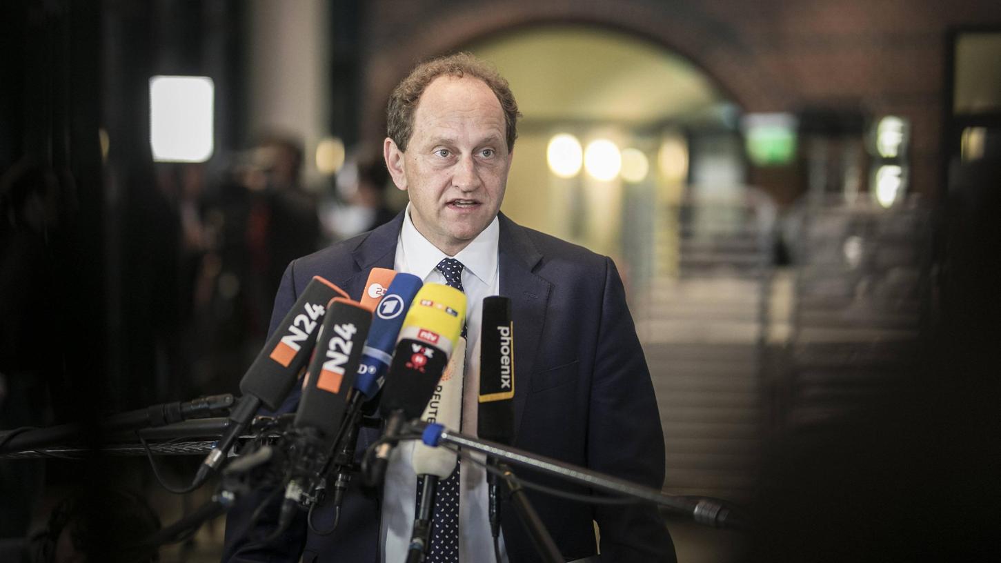 "Es wird immer mühsamer", sagte Lambsdorff nach Verkündung der Ergebnisse der Italienwahl. "Es wird immer mühsamer", sagte Lambsdorff nach Verkündung der Ergebnisse der Italienwahl.
