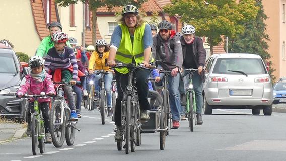 "Kidical Mass" in Schwabach: Radfahrer fordern mehr Sicherheit