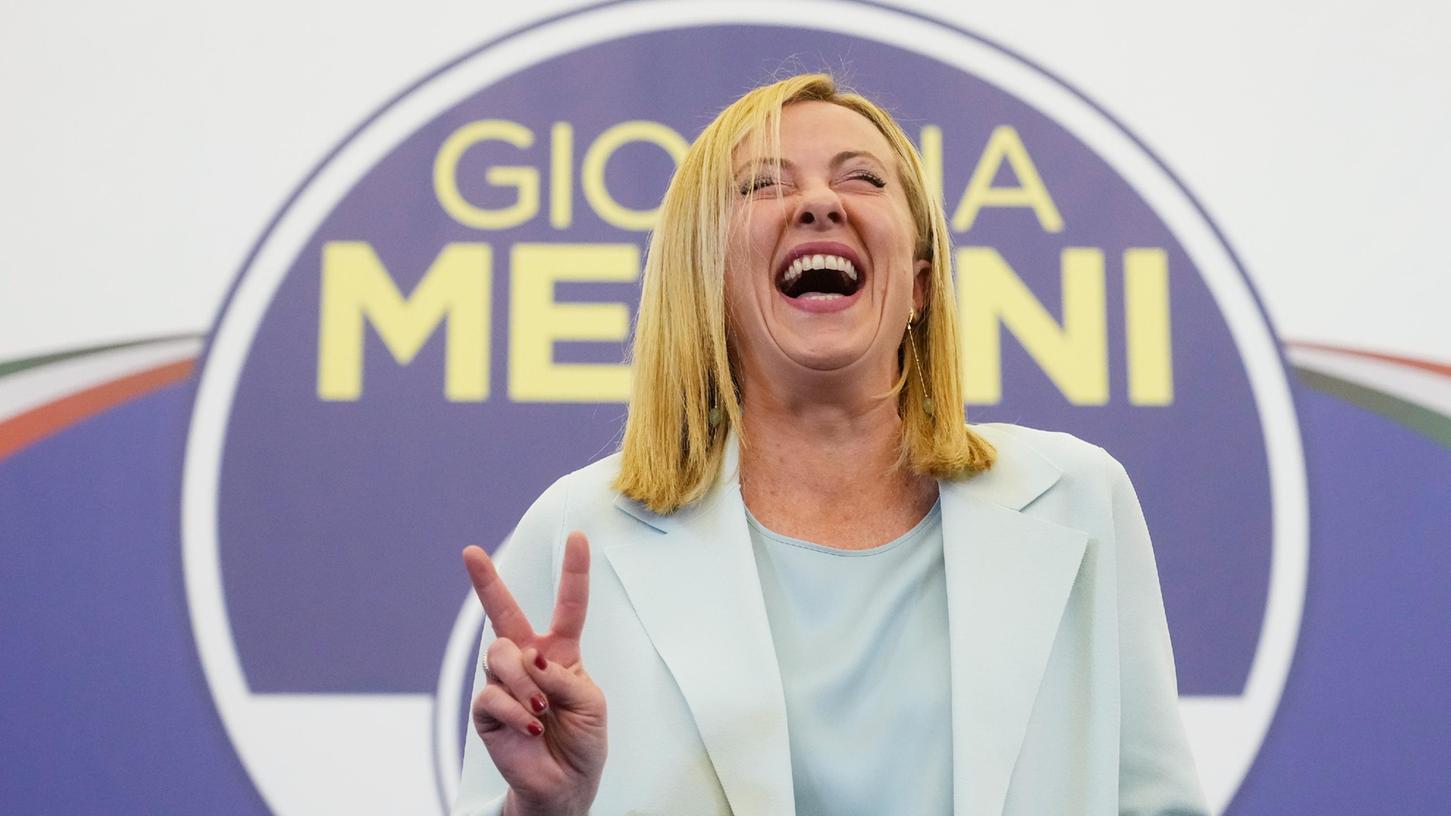 So sieht die Siegerin aus: Giorgia Meloni, Vorsitzende der rechtsradikalen Partei Fratelli d'Italia (Brüder Italiens), nach dem Triumph bei den Parlamentswahlen. 
