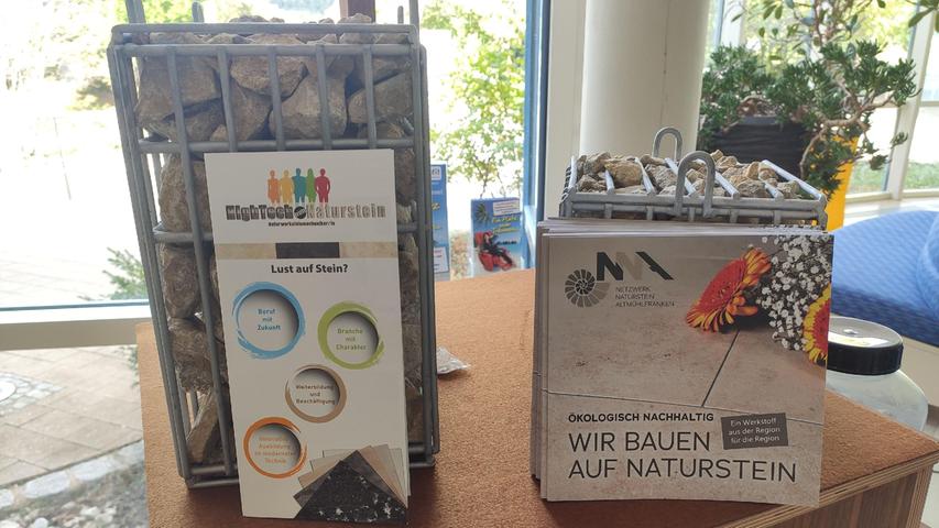 Wanderausstellung zum Thema "Naturstein" im Foyer der Altmühltherme Wanderausstellung zum Thema "Naturstein" im Foyer der Altmühltherme