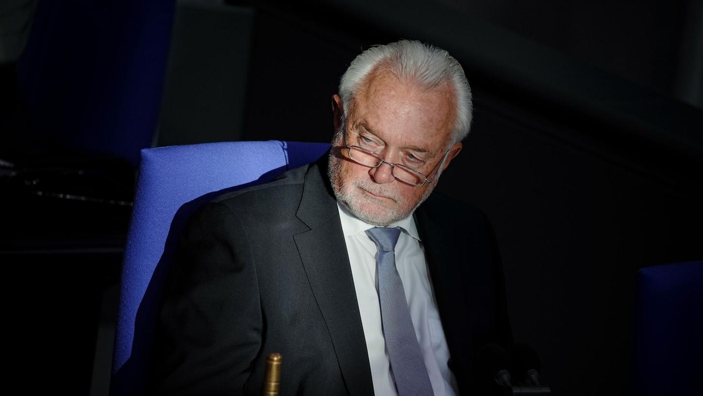 Wolfgang Kubicki hat mit einer Aussage gegen den türkischen Präsidenten Erdogan für Aufsehen in Ankara gesorgt. Wolfgang Kubicki hat mit einer Aussage gegen den türkischen Präsidenten Erdogan für Aufsehen in Ankara gesorgt.
