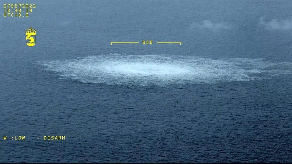 Das vom dänischen Verteidigungskommando zur Verfügung gestellte Foto zeigt das Nord-Stream 2-Gasleck in der Nähe von Bornholm aus der Luft.
