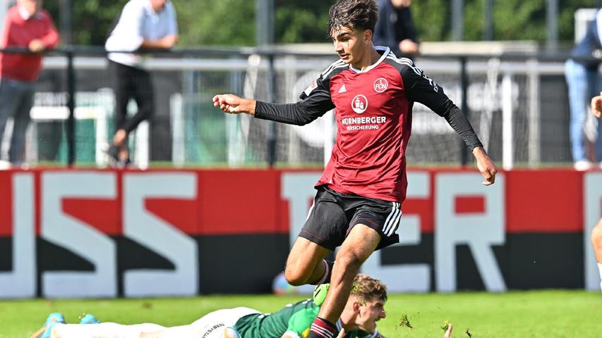 Im Testspiel gegen den FC St. Gallen gab Sturmtalent Can Uzun sein Debüt bei den Profis.