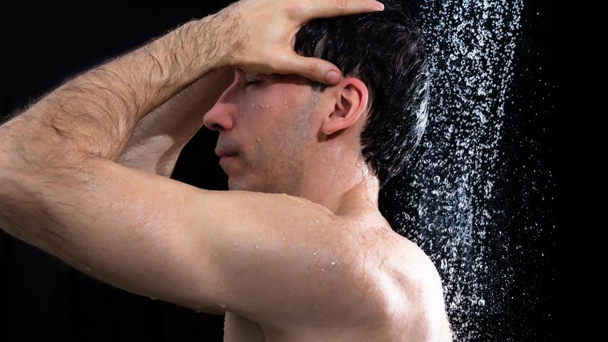 Mythos 5 - Duschen verbraucht weniger Wasser als Baden: Das ist definitiv richtig.  