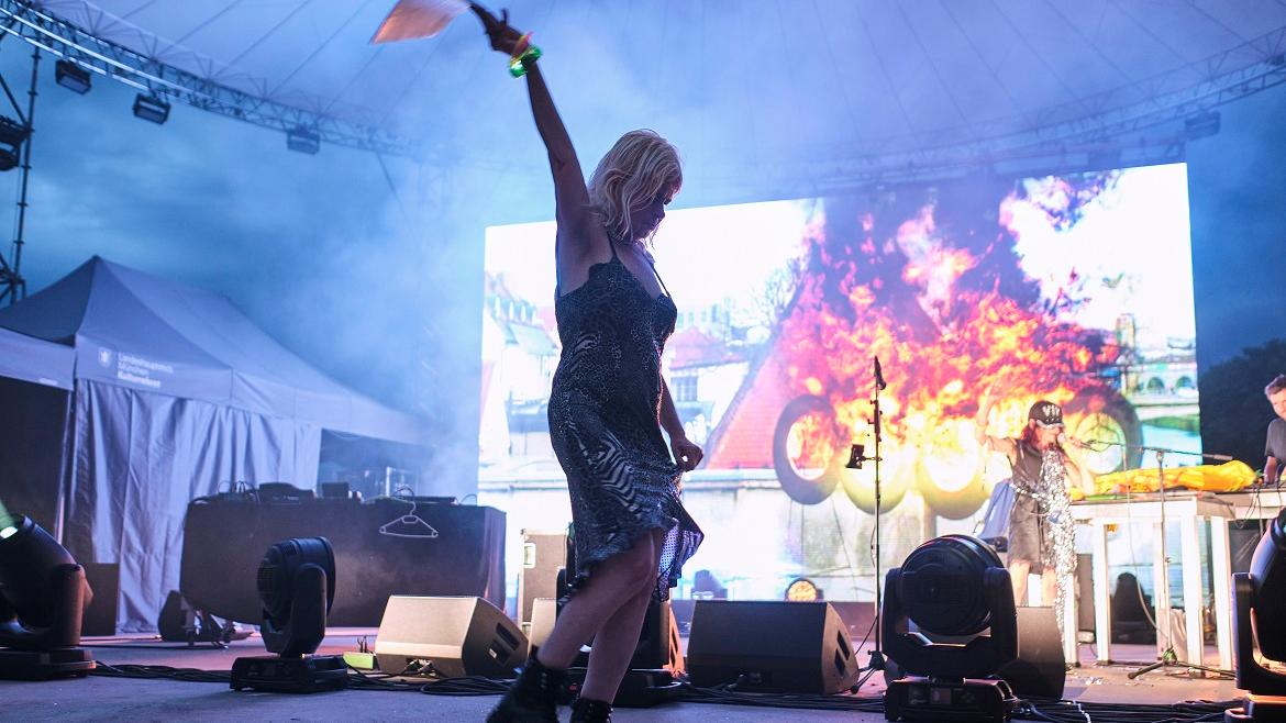 Live beim großen "Z-Bau wird 7"-Geburtstagsfest am Wochenende im Nürnberger Z-Bau: Die Igitte Sisters. Live beim großen "Z-Bau wird 7"-Geburtstagsfest am Wochenende im Nürnberger Z-Bau: Die Igitte Sisters.