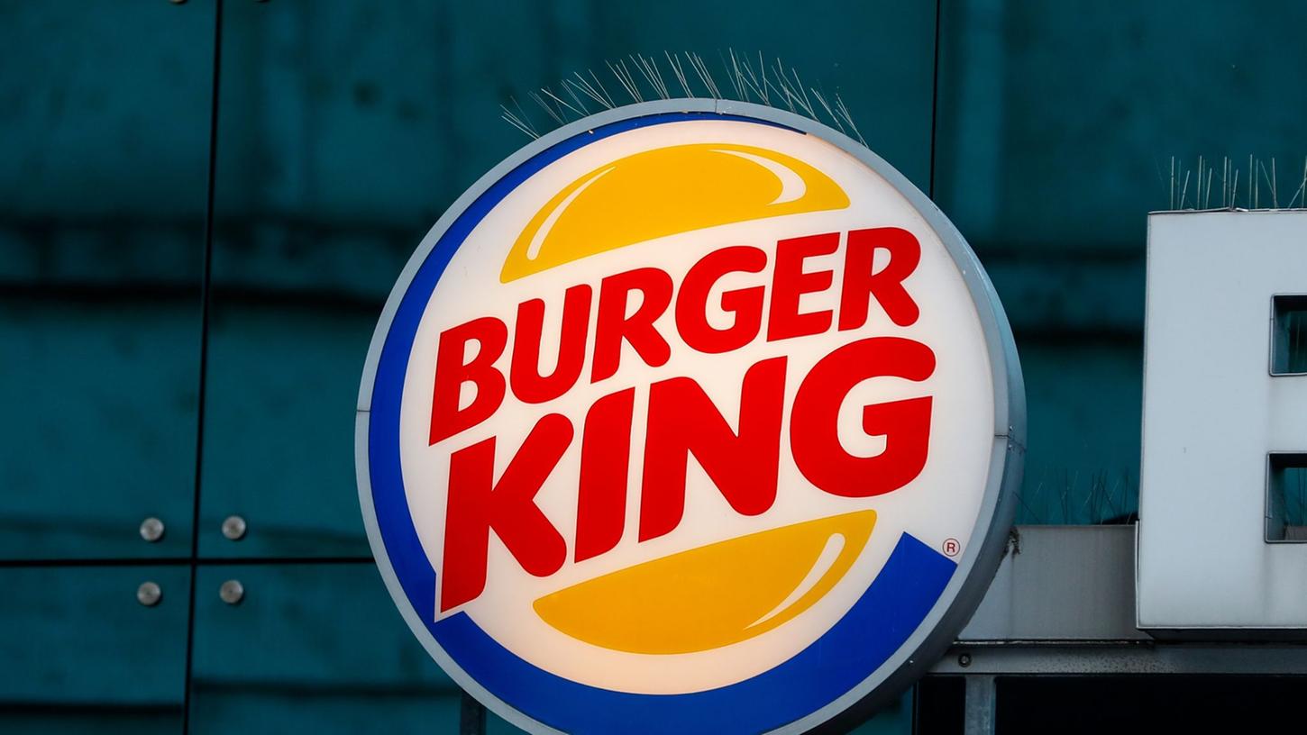 Nach Enthüllungen der RTL-Sendung "Team Wallraff" verlor Burger King das V-Label für fünf Produkte. Nach Enthüllungen der RTL-Sendung "Team Wallraff" verlor Burger King das V-Label für fünf Produkte.
