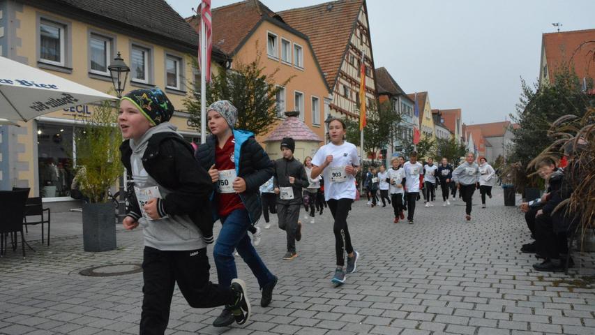 Beim Charity Run sammeln die Läufer durch ihre Runden Spenden für einen guten Zweck.