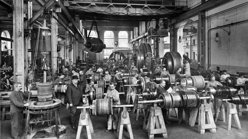 Blick in eine Wickelei in Nürnberg um das Jahr 1910 herum: Die Firma mit Hauptsitz in Berlin wächst weiter und schafft Arbeitsplätze an vielen Produktionsstätten im Land.