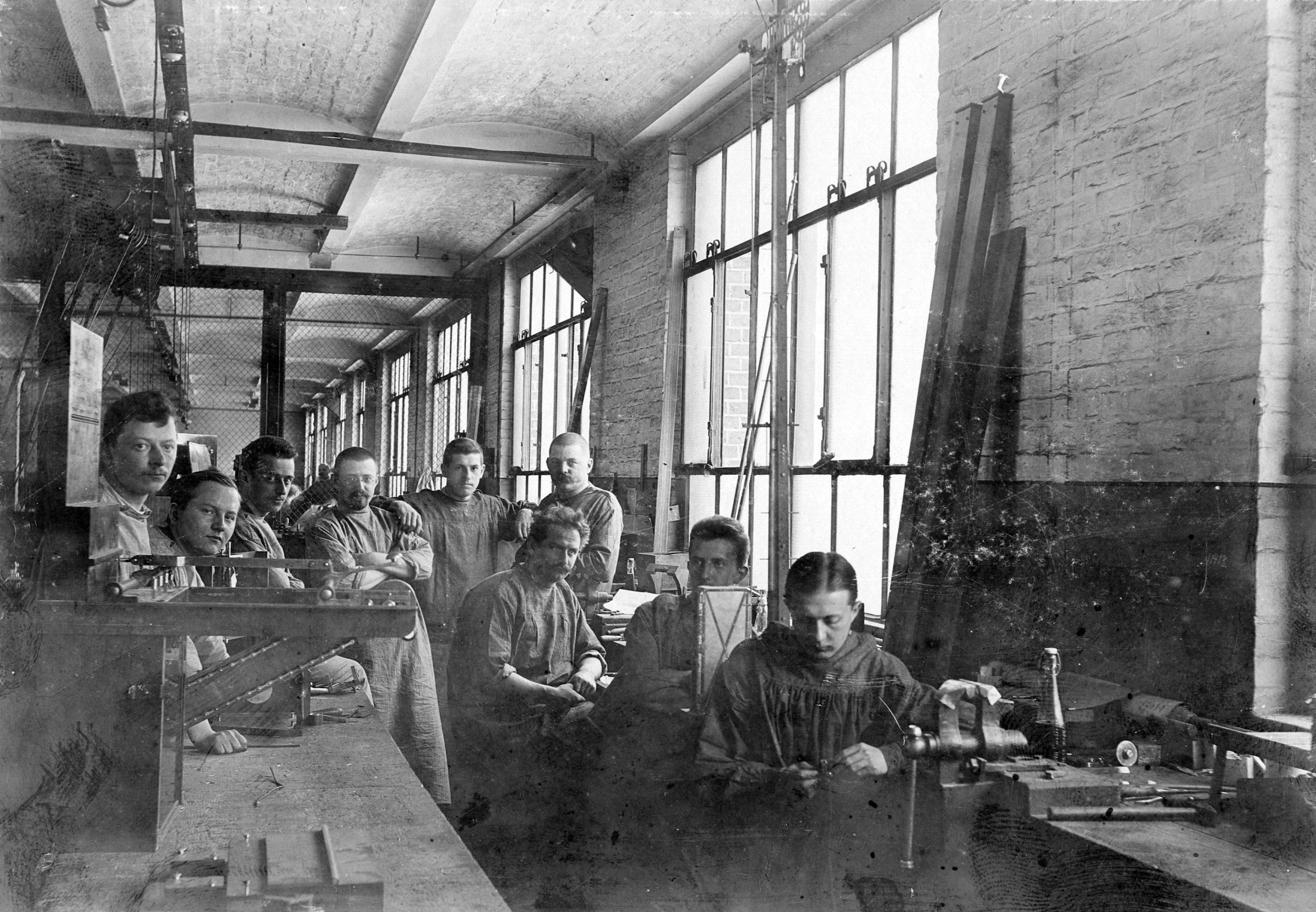 Ein Blick in die Werkstatt von Siemens & Halske um das Jahr 1897 herum.